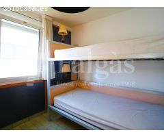Casa unifamiliar de tres apartamentos independientes en terreno esquinero de