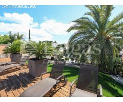 Casa con piscina y 12,5 m de amarre en canal ancho