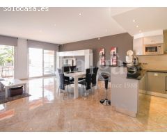 Casa con piscina y 12,5 m de amarre en canal ancho