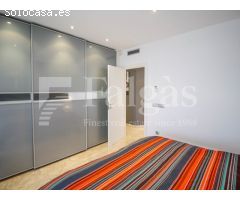 Casa con piscina y 12,5 m de amarre en canal ancho