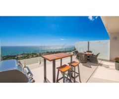 Atico duplex con impresionantes vistas panorámicas al mar, al templo budista y a
