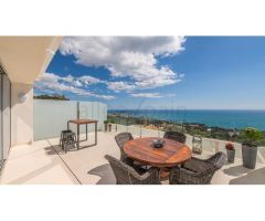 Atico duplex con impresionantes vistas panorámicas al mar, al templo budista y a