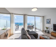 Atico duplex con impresionantes vistas panorámicas al mar, al templo budista y a