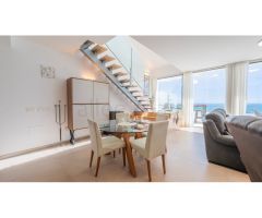 Atico duplex con impresionantes vistas panorámicas al mar, al templo budista y a