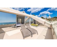 Atico duplex con impresionantes vistas panorámicas al mar, al templo budista y a