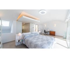 Atico duplex con impresionantes vistas panorámicas al mar, al templo budista y a