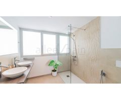 Atico duplex con impresionantes vistas panorámicas al mar, al templo budista y a