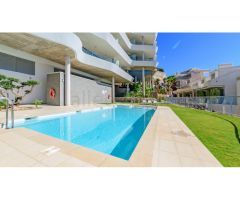 Atico duplex con impresionantes vistas panorámicas al mar, al templo budista y a