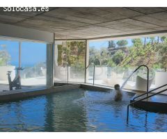 Atico duplex con impresionantes vistas panorámicas al mar, al templo budista y a
