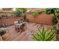 CASA EN EL CENTRO CON PATIO Y GARAJE