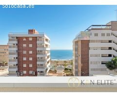 Adosado Dúplex de Lujo Frente al Mar en Arenales del Sol