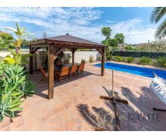 Elegante Chalet Pareado en Mutxamel
