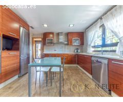 Elegante Chalet Pareado en Mutxamel