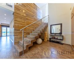 Elegante Chalet Pareado en Mutxamel