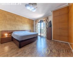 Elegante Chalet Pareado en Mutxamel
