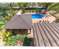 Elegante Chalet Pareado en Mutxamel