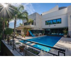 Villa de Lujo en Alicante Golf