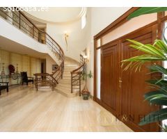 Villa de Lujo en Alicante Golf