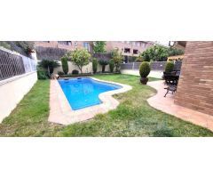 Esquinera con piscina