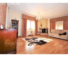 Vivienda ático de esquina, 3 dormitorios, terraza, 200 m2 mas bajo de 200 m2, La