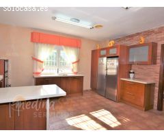 Vivienda ático de esquina, 3 dormitorios, terraza, 200 m2 mas bajo de 200 m2, La