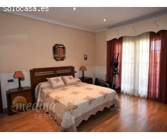 Vivienda ático de esquina, 3 dormitorios, terraza, 200 m2 mas bajo de 200 m2, La