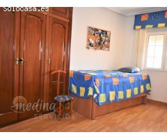 Vivienda ático de esquina, 3 dormitorios, terraza, 200 m2 mas bajo de 200 m2, La