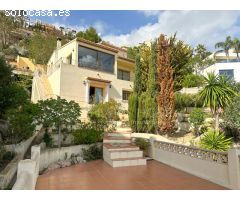 EXCLUSIVA VILLA CON VISTAS PANORAMICAS AL MEDITERRANO EN CUMBRES DEL SOL