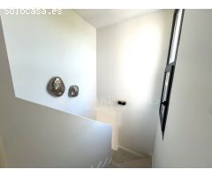 MARAVILLOSO BAJO CON TERRAZA A LA PISCINA EN PRIMERA LINEA