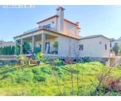 CHALET CON VISTA AL MAR Y AL MONTGO
