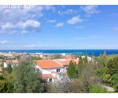 CHALET CON VISTA AL MAR Y AL MONTGO