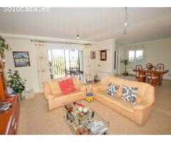 CHALET CON VISTA AL MAR Y AL MONTGO