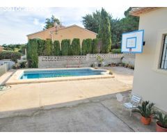 CHALET CON VISTA AL MAR Y AL MONTGO