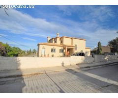 CHALET CON VISTA AL MAR Y AL MONTGO