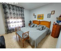 EXCLUSIVO CHALET DE DOS VIVIENDAS EN SEGUNDA LINEA DE PLAYA