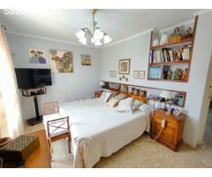 EXCLUSIVO CHALET DE DOS VIVIENDAS EN SEGUNDA LINEA DE PLAYA
