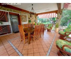 EXCLUSIVO CHALET DE DOS VIVIENDAS EN SEGUNDA LINEA DE PLAYA