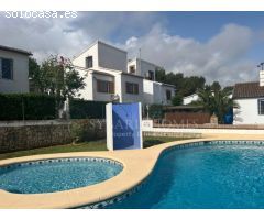 ENCANTADOR CHALET EN LAS ROTAS