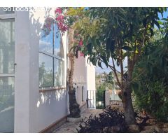 ENCANTADOR CHALET EN LAS ROTAS