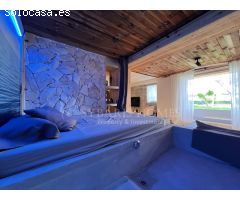 ALQUILER VACACIONAL APARTAMENTO DE DISEÑO EXCLUSIVO EN PRIMERA LINEA EN DENIA