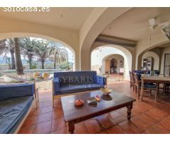 VILLA EN ONDARA CON TERRENO DE 10.000 Y LAGO ARTIFICIAL