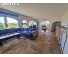 VILLA EN ONDARA CON TERRENO DE 10.000 Y LAGO ARTIFICIAL