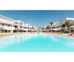 Ático con solárium privado, terrazas y piscinas en Finestrat