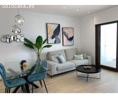 Ático con solárium privado, terrazas y piscinas en Finestrat