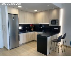 Ático con solárium privado, terrazas y piscinas en Finestrat