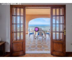 Chalet pareado en venta en la playa de Denia en primerísima línea!