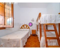 Chalet pareado en venta en la playa de Denia en primerísima línea!