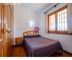 Chalet pareado en venta en la playa de Denia en primerísima línea!