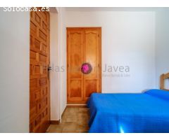 Chalet pareado en venta en la playa de Denia en primerísima línea!