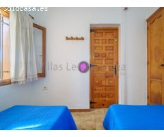 Chalet pareado en venta en la playa de Denia en primerísima línea!